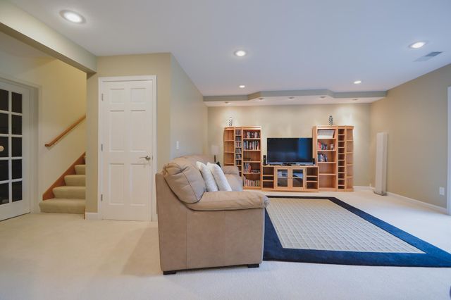 5668 94th Avenue N, Greenfield, MN 55357
