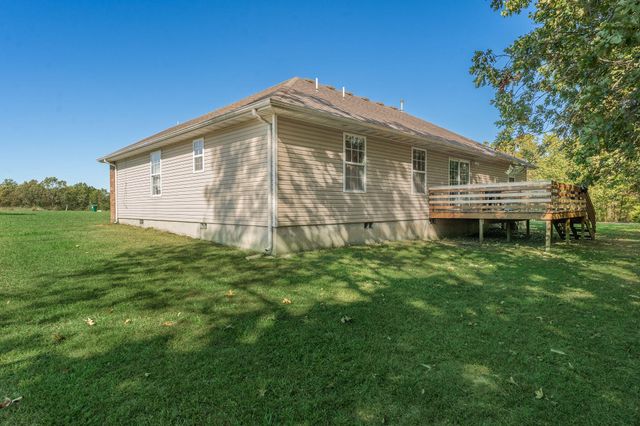 202 Brookside Drive, Seymour, MO 65746