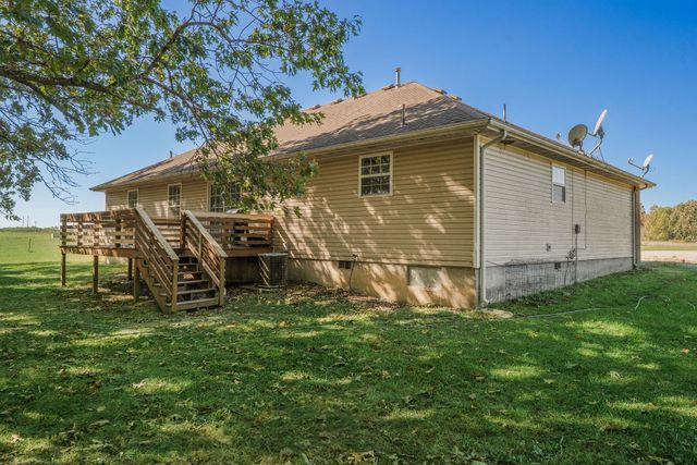 202 Brookside Drive, Seymour, MO 65746