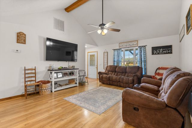 202 Brookside Drive, Seymour, MO 65746