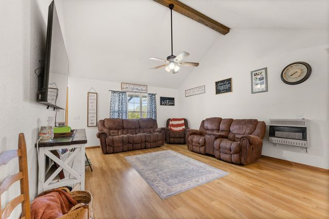 202 Brookside Drive, Seymour, MO 65746