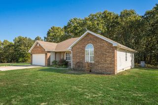 202 Brookside Drive, Seymour, MO 65746