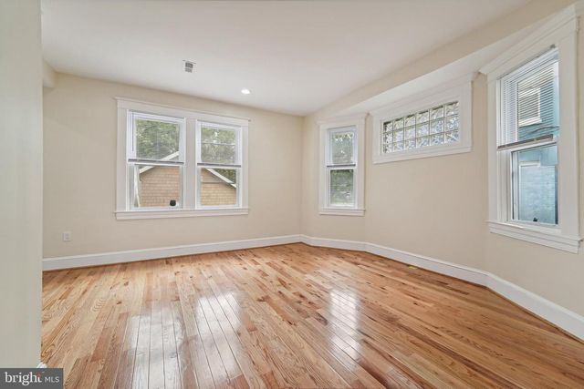 3911 CHATHAM RD, Baltimore, MD 21207