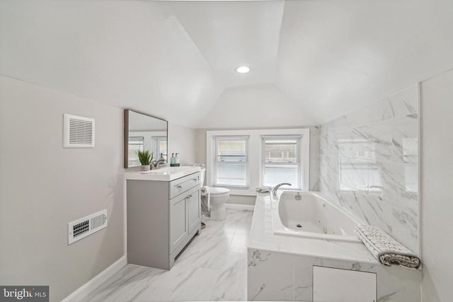 3911 CHATHAM RD, Baltimore, MD 21207