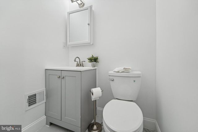 3911 CHATHAM RD, Baltimore, MD 21207