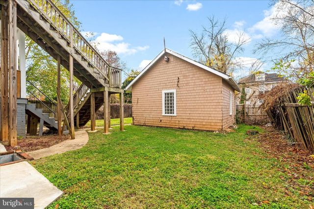 3911 CHATHAM RD, Baltimore, MD 21207