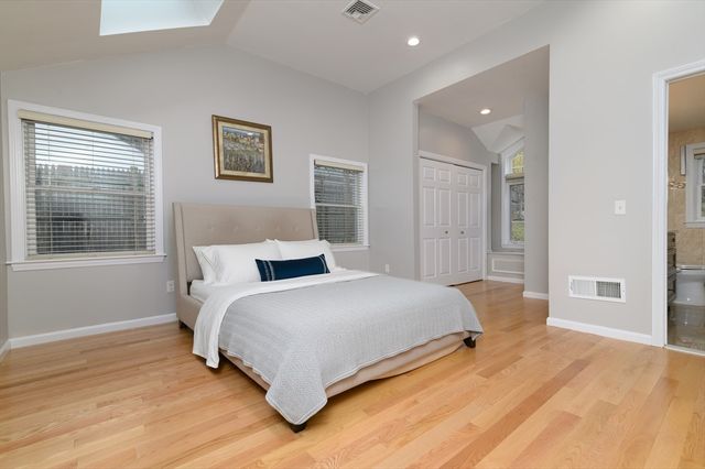 92 Mercury St, Weymouth, MA 02188