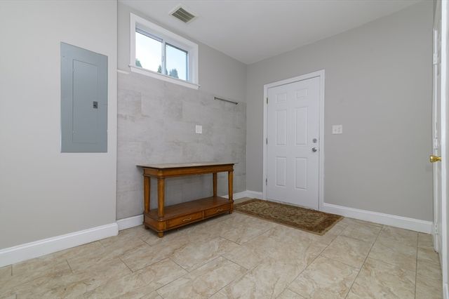 92 Mercury St, Weymouth, MA 02188