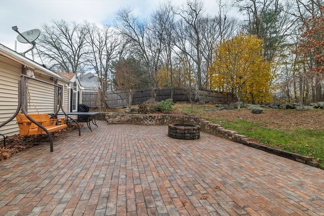 92 Mercury St, Weymouth, MA 02188