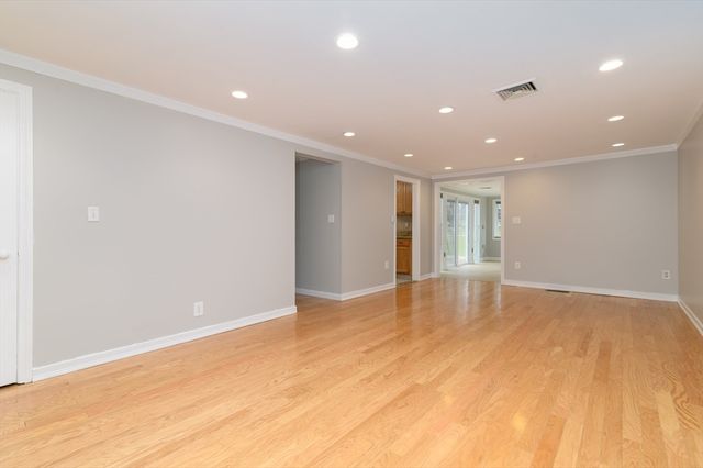 92 Mercury St, Weymouth, MA 02188