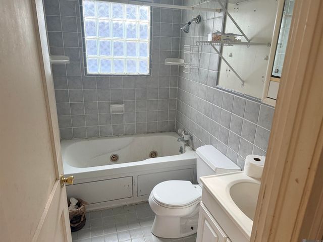 2465 Honeysuckle Ave, Baton Rouge, LA 70808