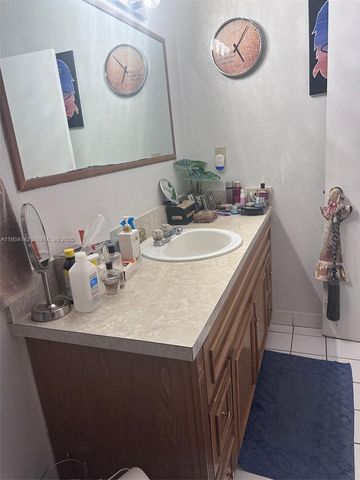 9974 SW 88th St 1028, Miami, FL 33176