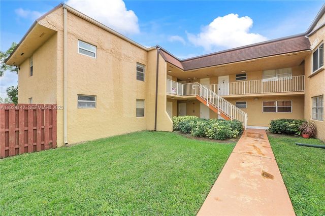 9974 SW 88th St 1028, Miami, FL 33176