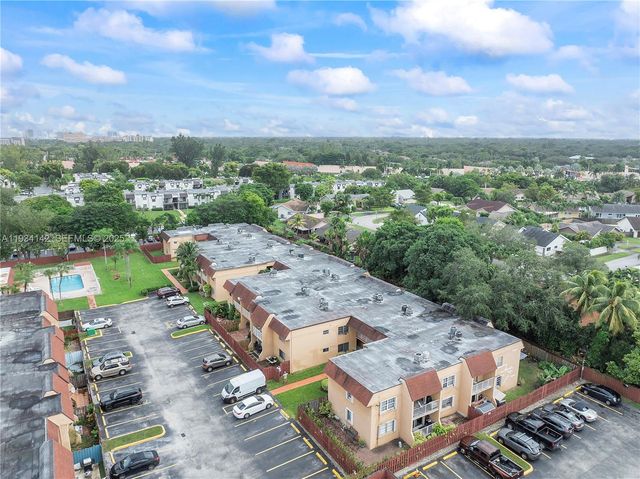 9974 SW 88th St 1028, Miami, FL 33176