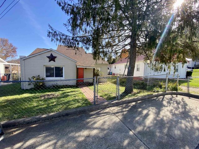 201 McComas Ave, Barboursville, WV 25504