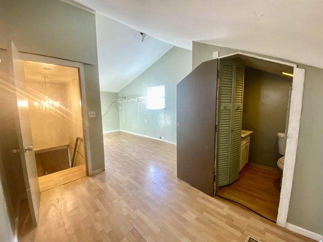 201 McComas Ave, Barboursville, WV 25504