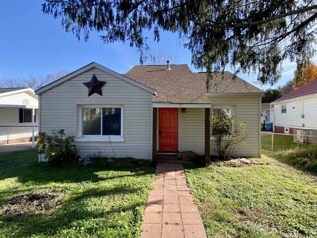 201 McComas Ave, Barboursville, WV 25504