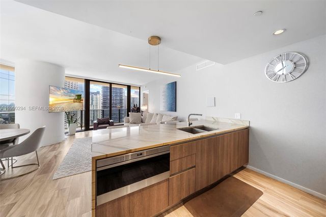 801 S Miami Ave 3504, Miami, FL 33130