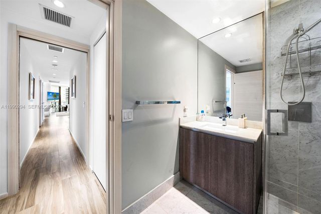 801 S Miami Ave 3504, Miami, FL 33130