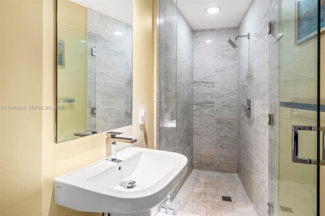 801 S Miami Ave 3504, Miami, FL 33130