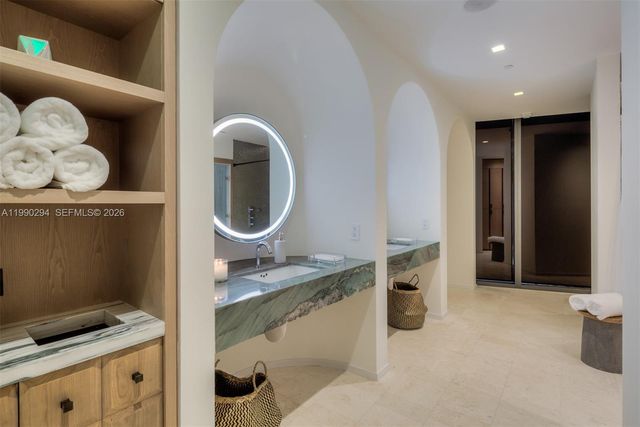 801 S Miami Ave 3504, Miami, FL 33130