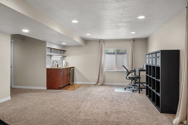 955 W DELOREAN LN, Midvale, UT 84047