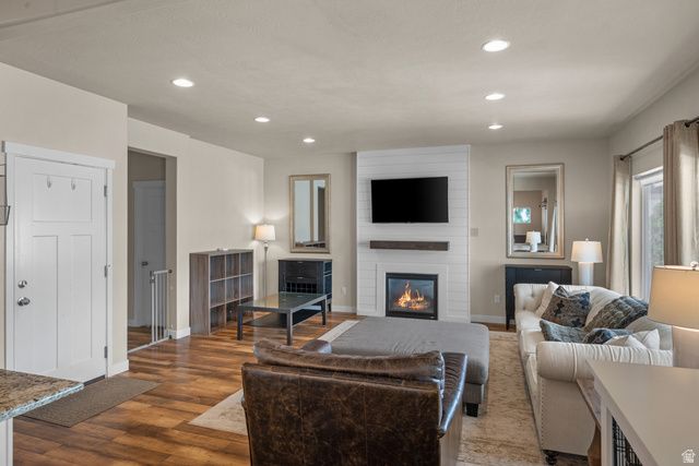 955 W DELOREAN LN, Midvale, UT 84047