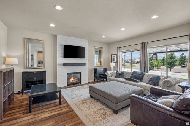 955 W DELOREAN LN, Midvale, UT 84047