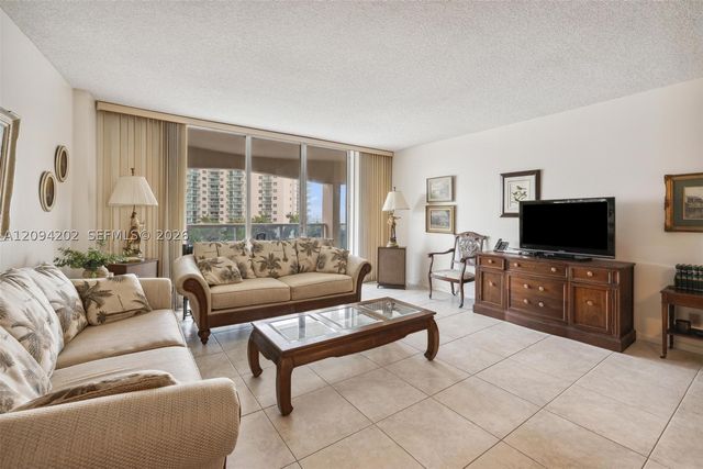 3800 S Ocean Dr 516, Hollywood, FL 33019