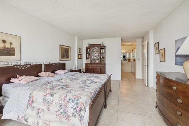 3800 S Ocean Dr 516, Hollywood, FL 33019