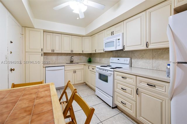 3800 S Ocean Dr 516, Hollywood, FL 33019
