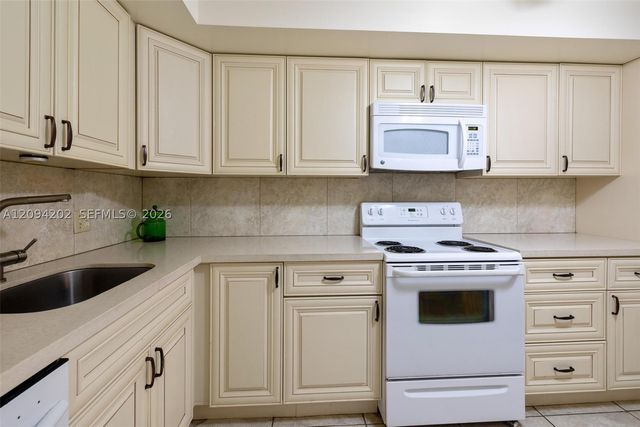3800 S Ocean Dr 516, Hollywood, FL 33019