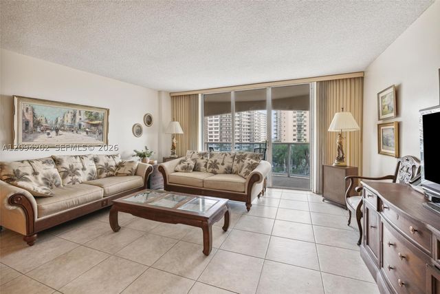 3800 S Ocean Dr 516, Hollywood, FL 33019