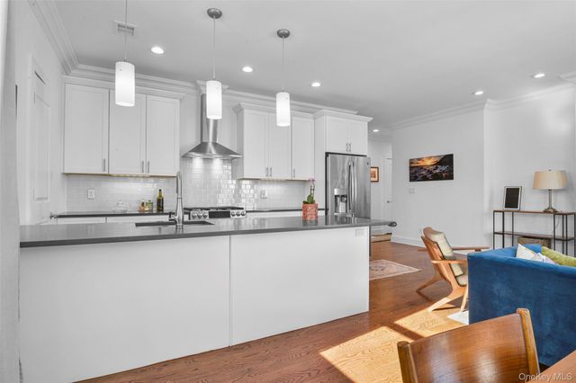 72 Island Point 72, Bronx, NY 10464