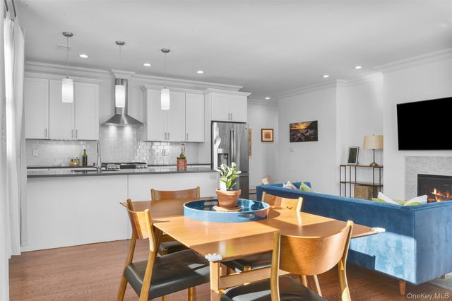 72 Island Point 72, Bronx, NY 10464