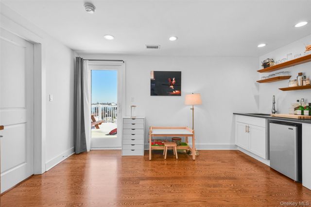 72 Island Point 72, Bronx, NY 10464