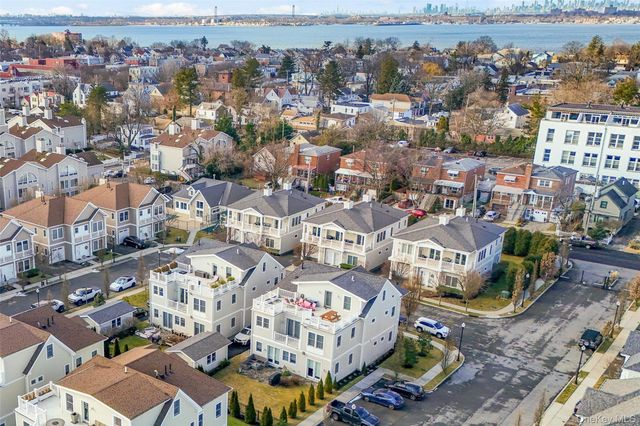 72 Island Point 72, Bronx, NY 10464