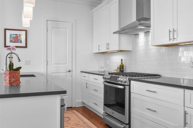 72 Island Point 72, Bronx, NY 10464