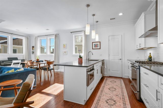 72 Island Point 72, Bronx, NY 10464