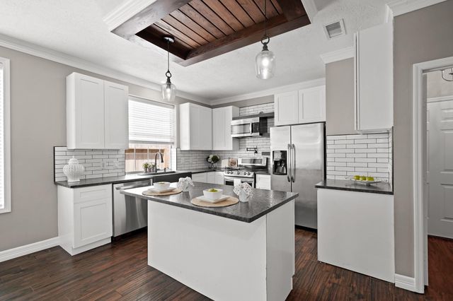1207 Wildewood Court, Sugar Land, TX 77479