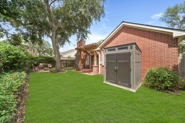1207 Wildewood Court, Sugar Land, TX 77479