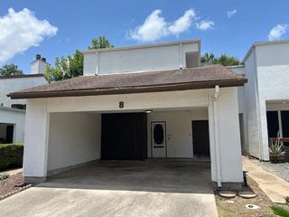 7655 S Braeswood Boulevard 8, Houston, TX 77071