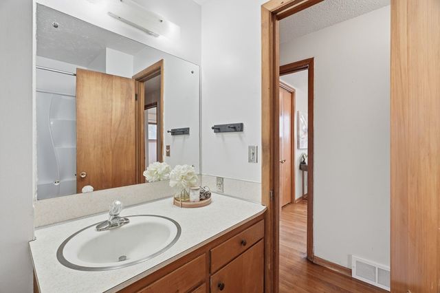 11822 E 15th Ave, Spokane Valley, WA 99206