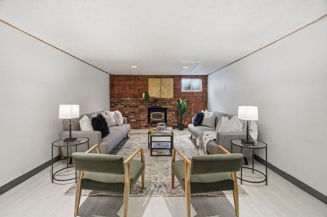 11822 E 15th Ave, Spokane Valley, WA 99206