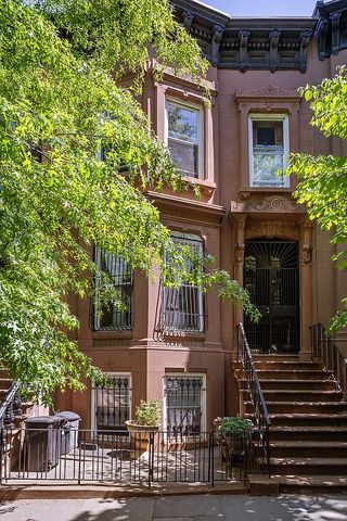 109 Lincoln Place, New York City, NY 11217