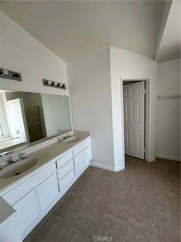39925 FALCON WAY, Murrieta, CA 92562