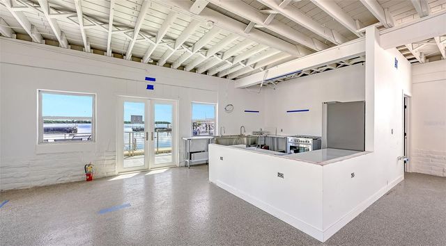 36 TWIN SHORES BOULEVARD, Longboat Key, FL 34228