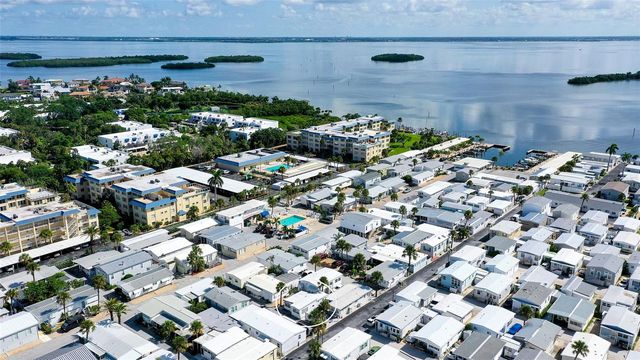 36 TWIN SHORES BOULEVARD, Longboat Key, FL 34228