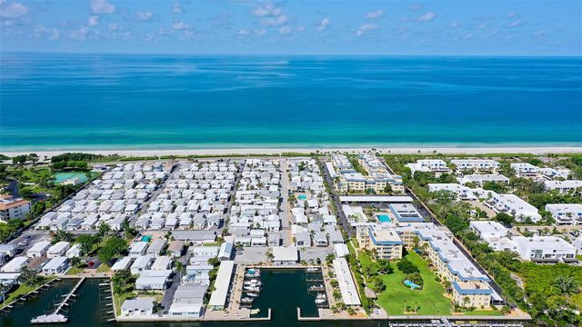 36 TWIN SHORES BOULEVARD, Longboat Key, FL 34228