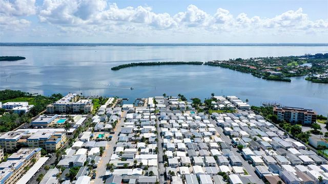 36 TWIN SHORES BOULEVARD, Longboat Key, FL 34228